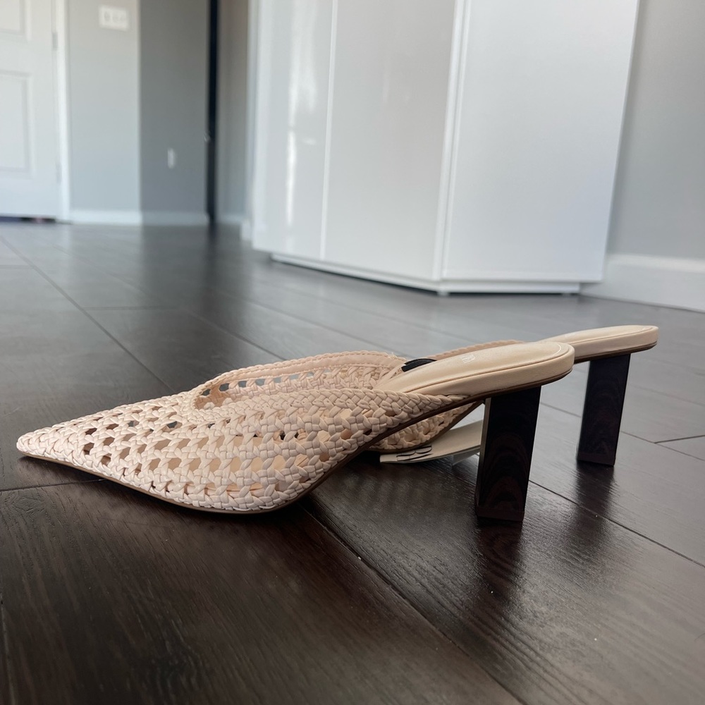 NWT | Zara heeled woven mule